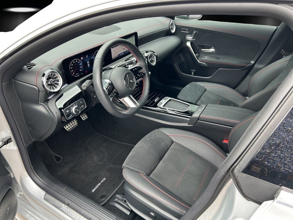 Mercedes-Benz CLA 180 2023