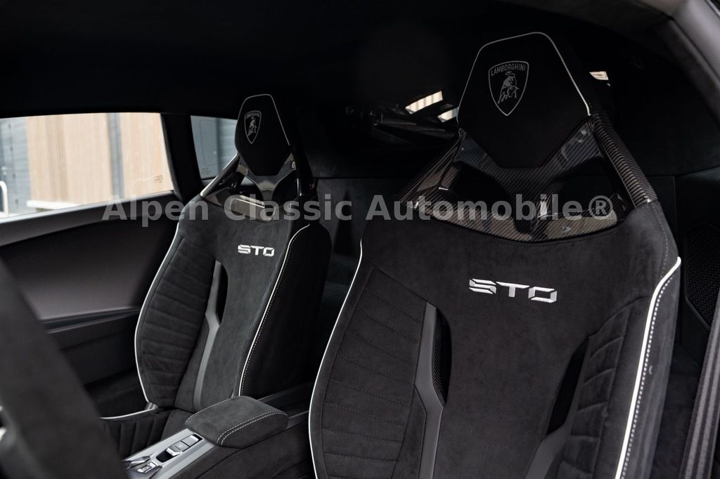 Lamborghini Huracán 2024