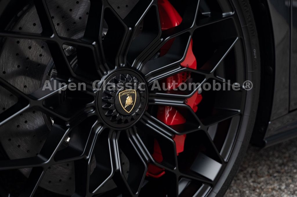 Lamborghini Huracán 2024