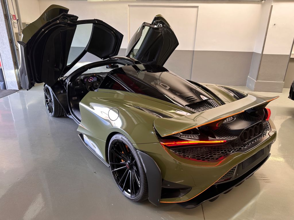 McLaren 765LT 2021
