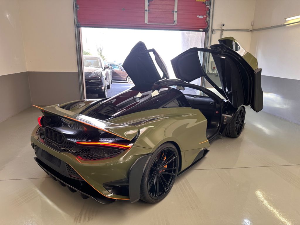 McLaren 765LT 2021