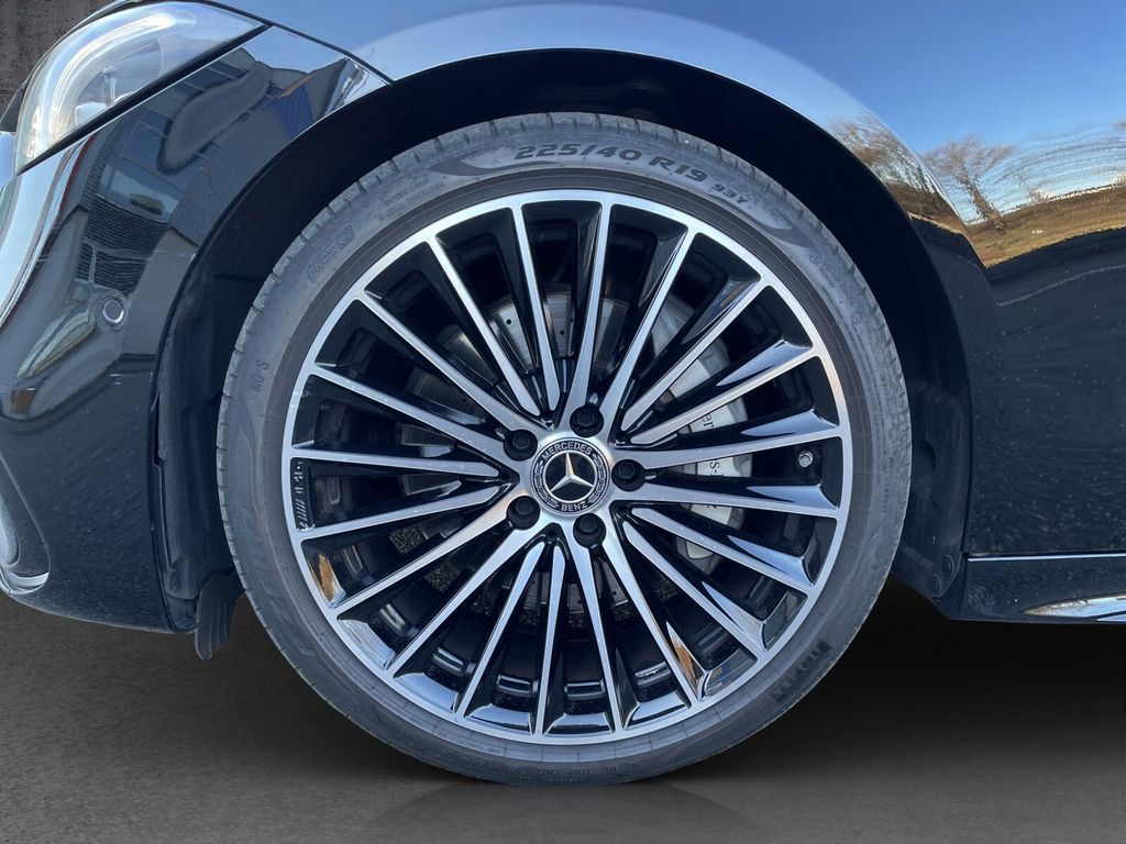 Mercedes-Benz C 300 2024