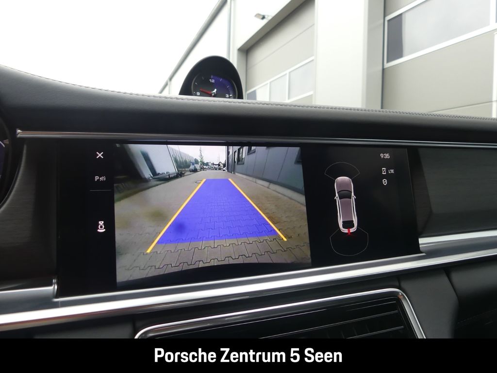 Porsche Panamera 2023