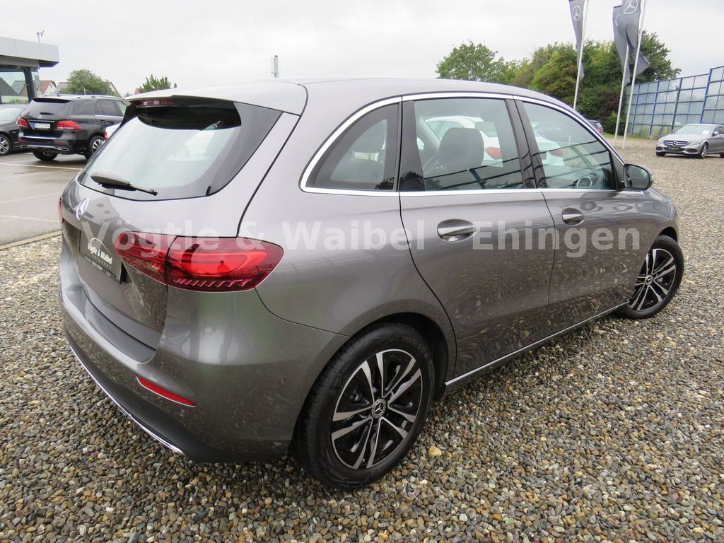 Mercedes-Benz B 180 2023