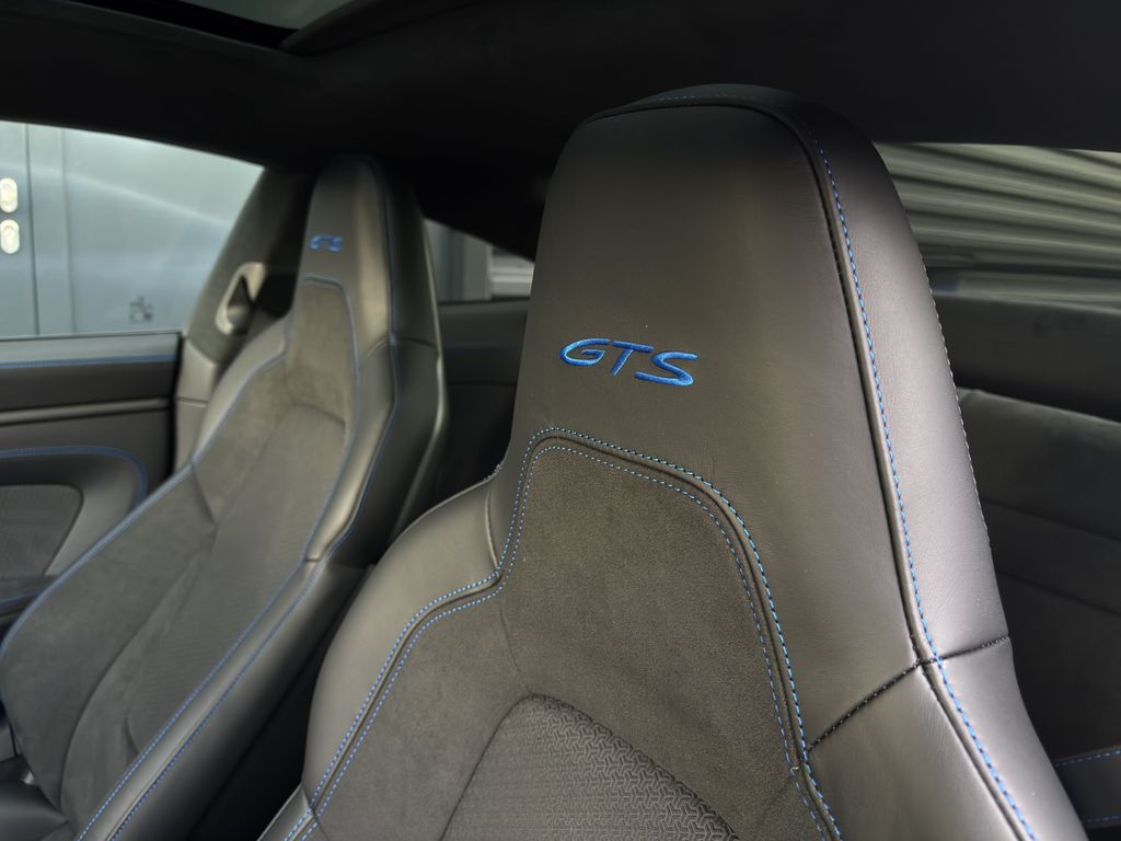 Porsche 992 2025