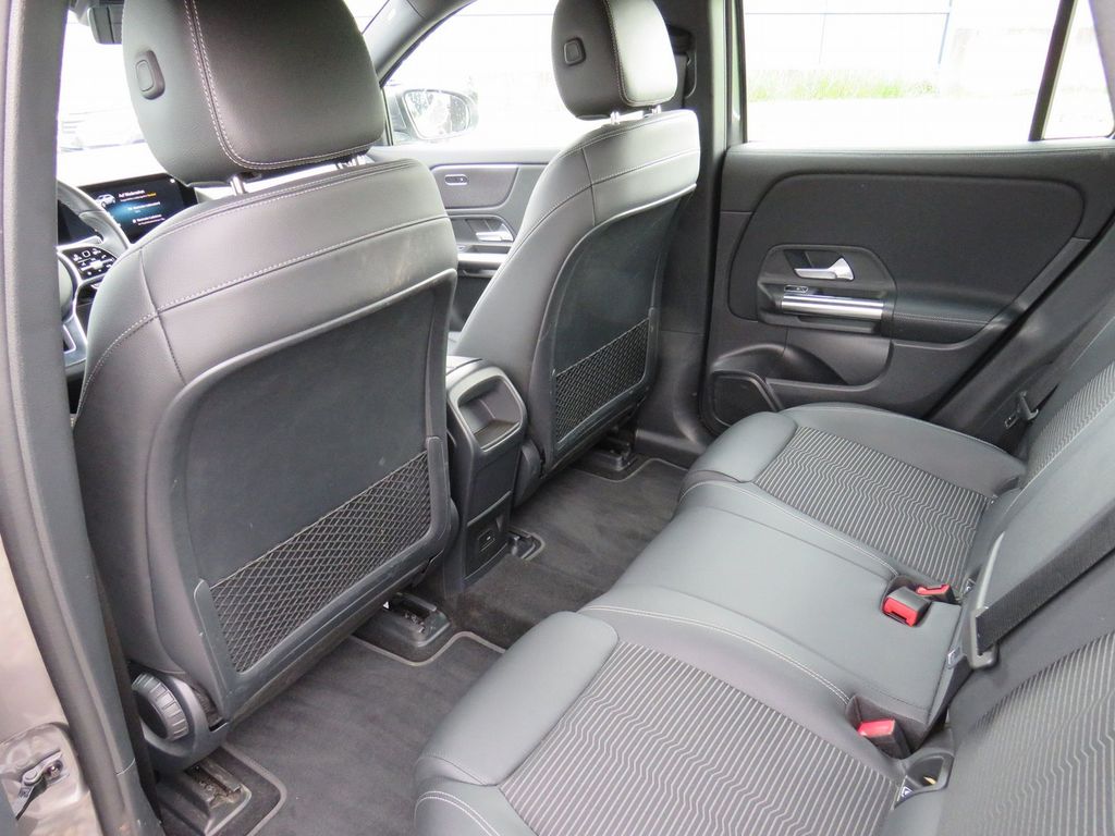 Mercedes-Benz EQA 2021