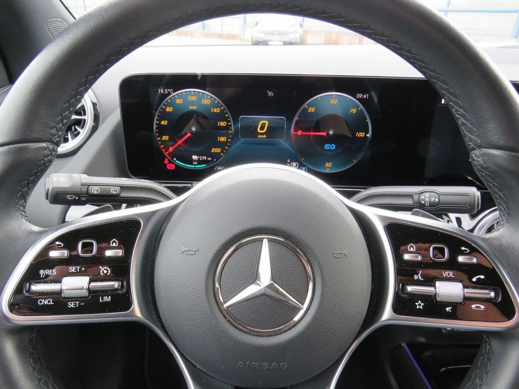 Mercedes-Benz EQA 2021