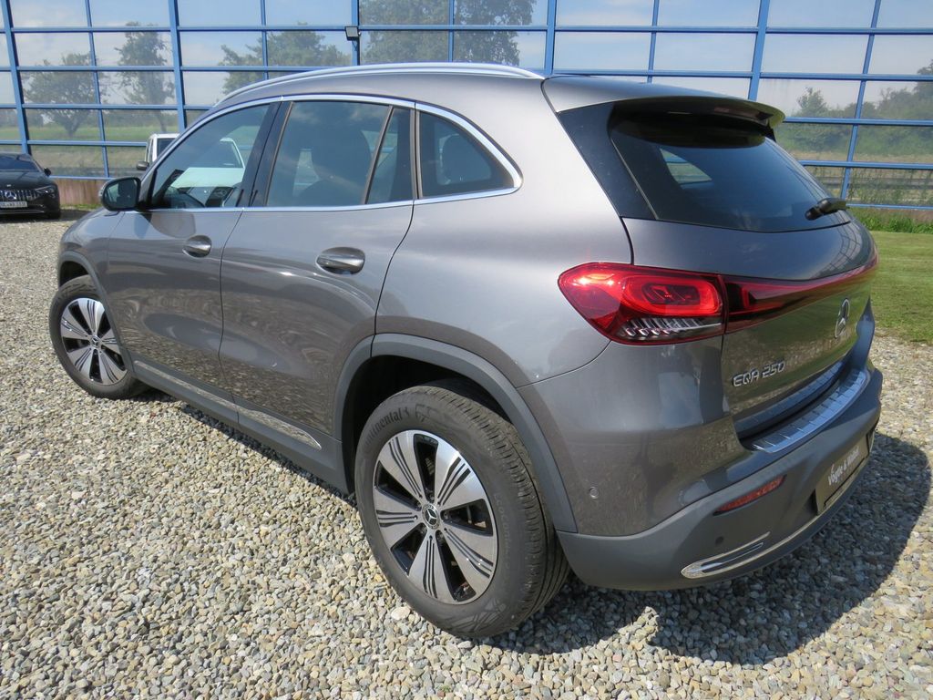 Mercedes-Benz EQA 2021