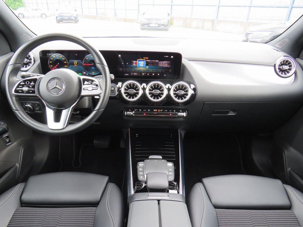 Mercedes-Benz EQA 2021