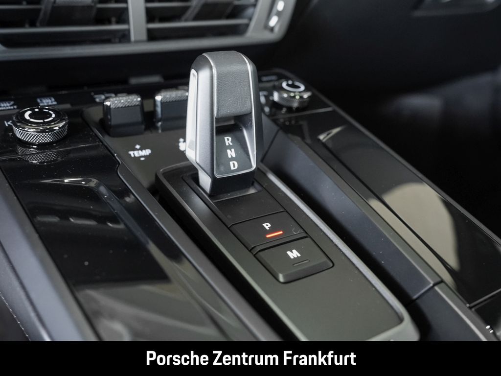 Porsche 992 2025