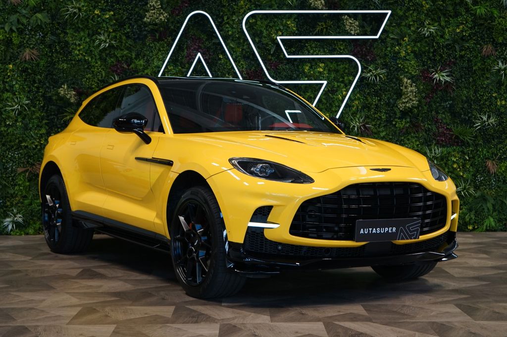 Aston Martin DBX 2023