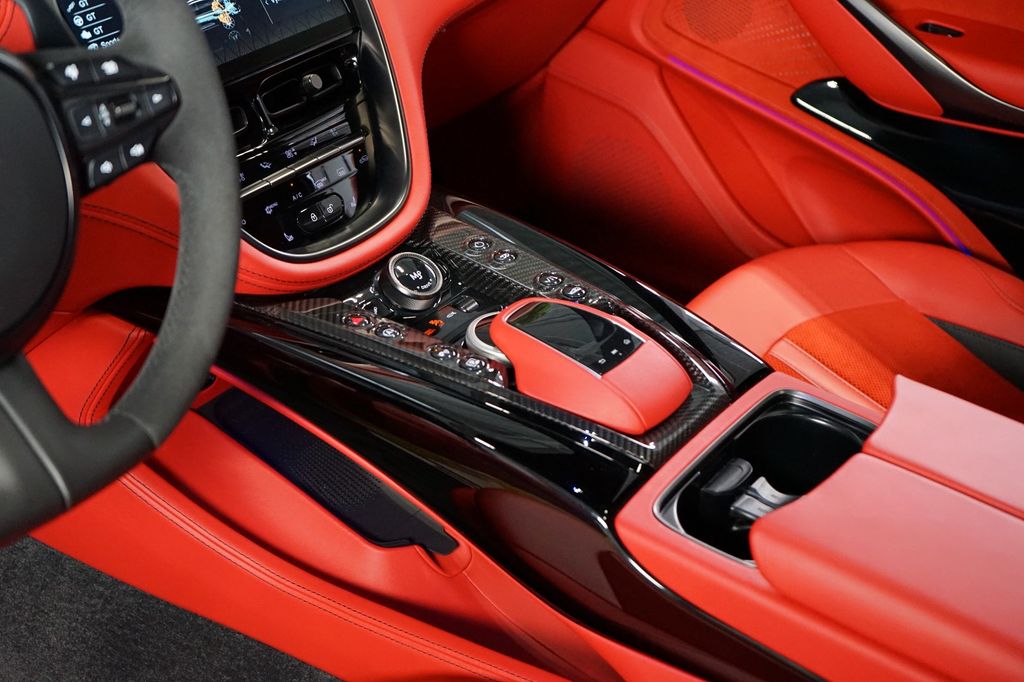 Aston Martin DBX 2023