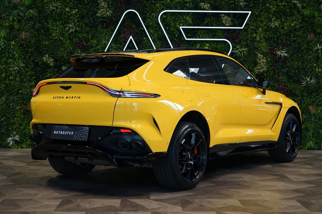 Aston Martin DBX 2023
