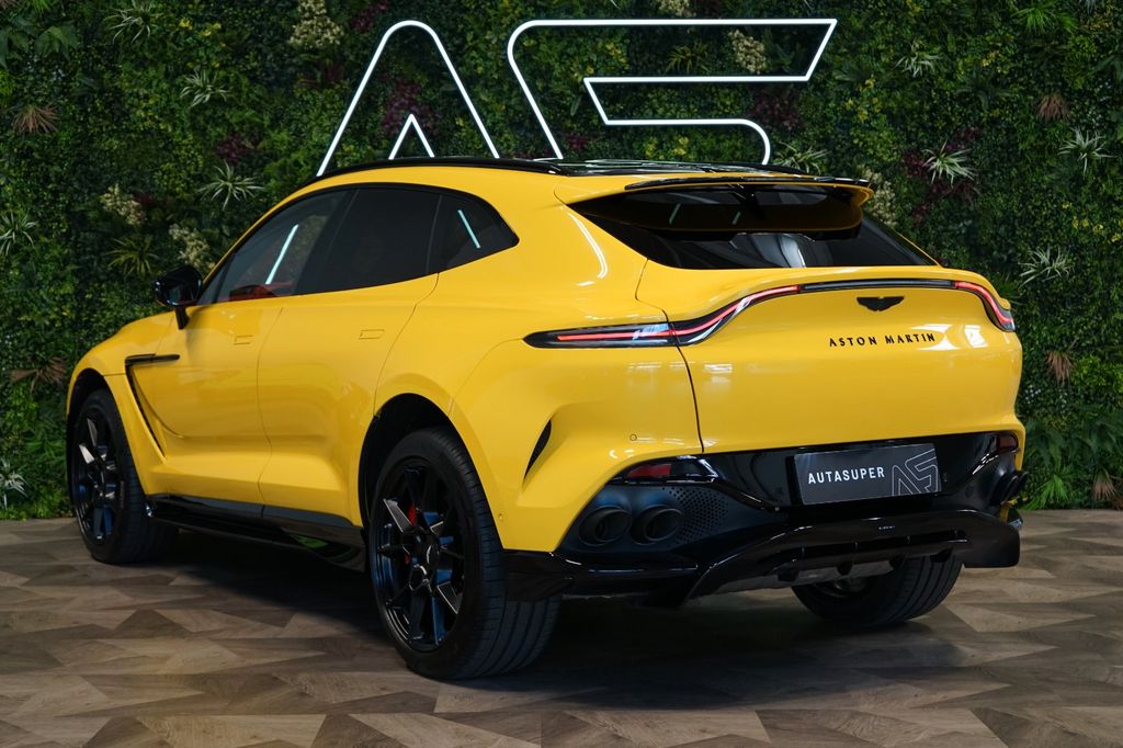 Aston Martin DBX 2023