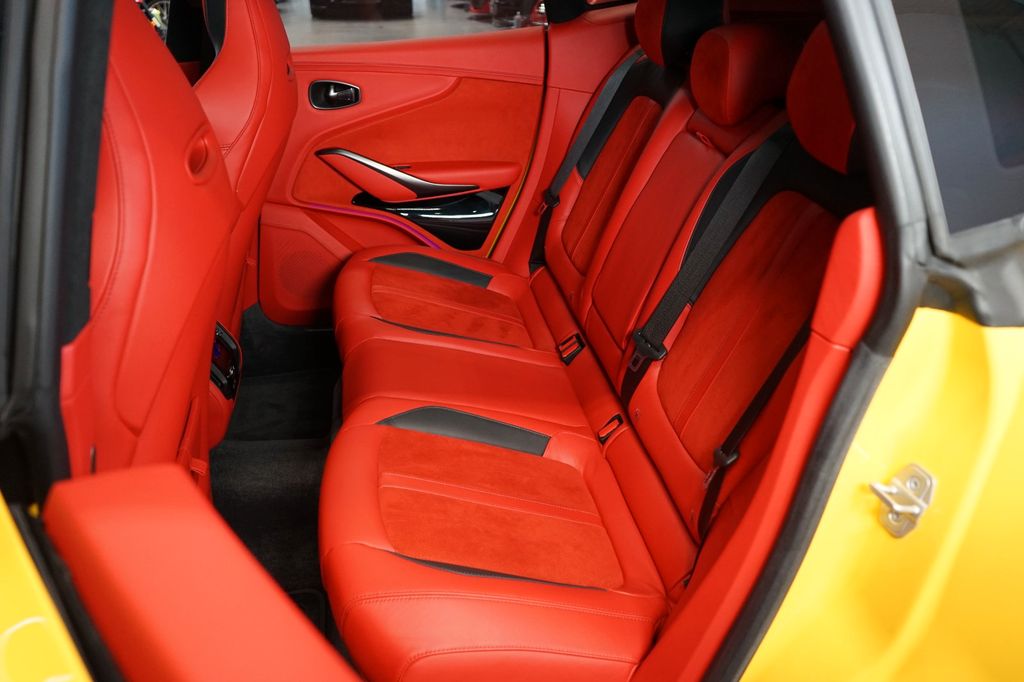 Aston Martin DBX 2023