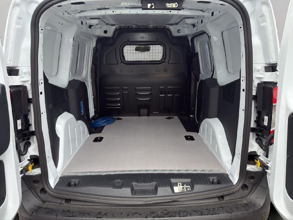 Ford Transit Courier 2025