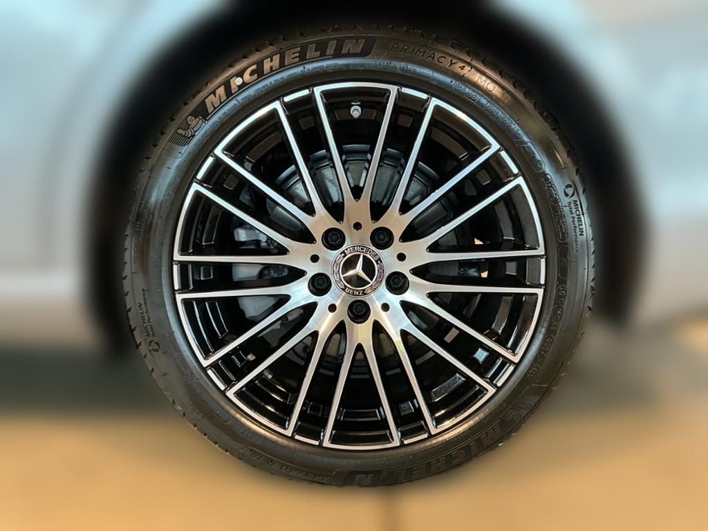 Mercedes-Benz C 200 2025