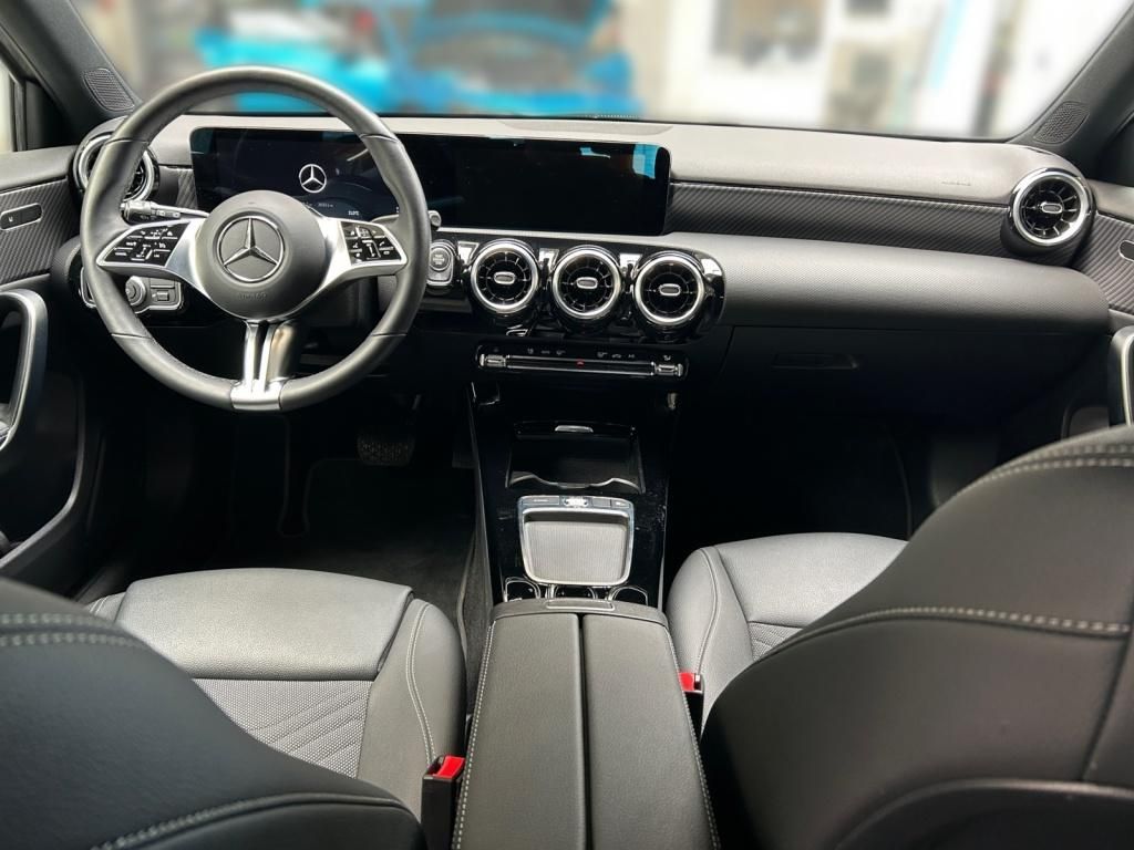 Mercedes-Benz A 180 2024