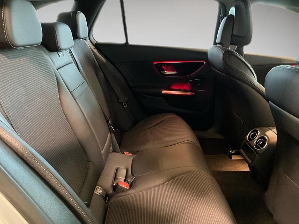 Mercedes-Benz C 200 2025