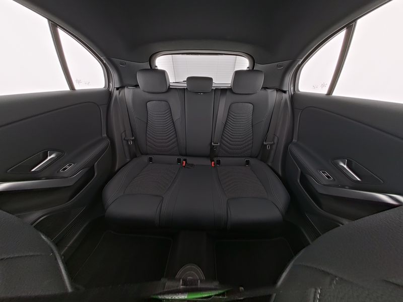 Mercedes-Benz A 180 2024