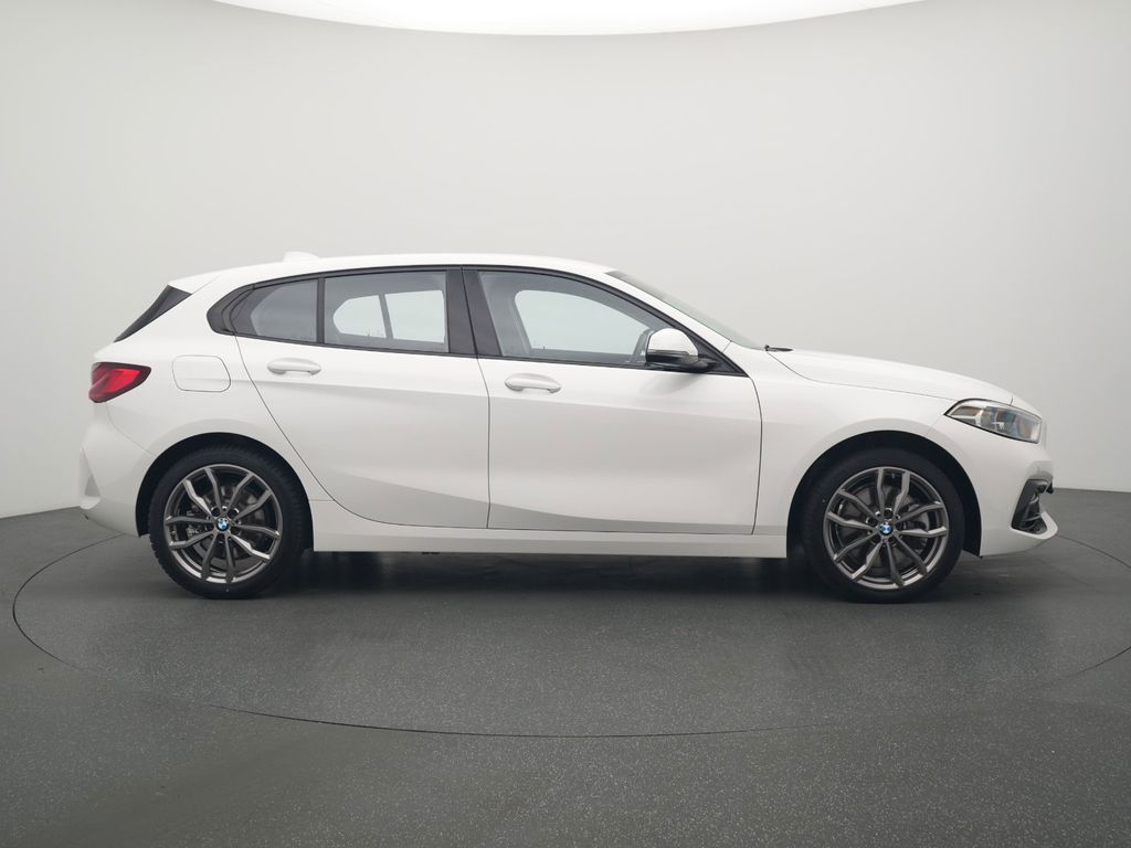 BMW 120 2023