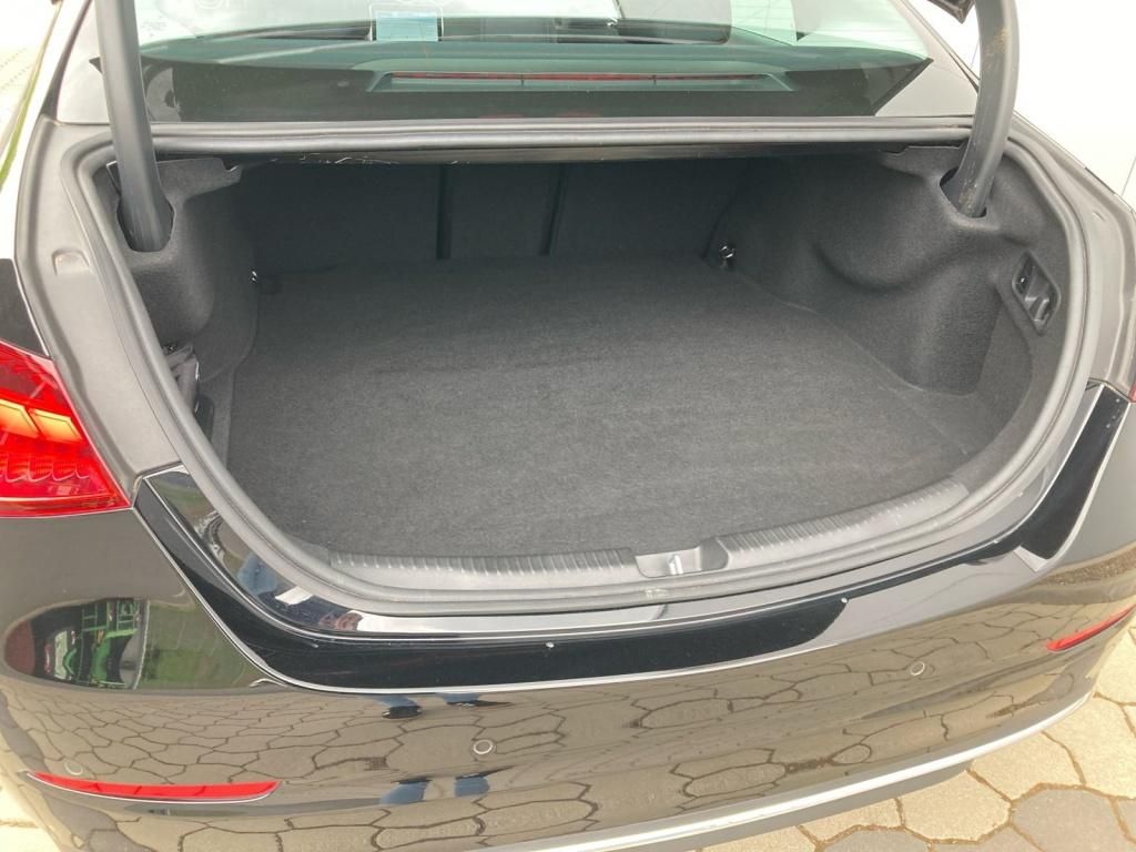 Mercedes-Benz C 300 2024
