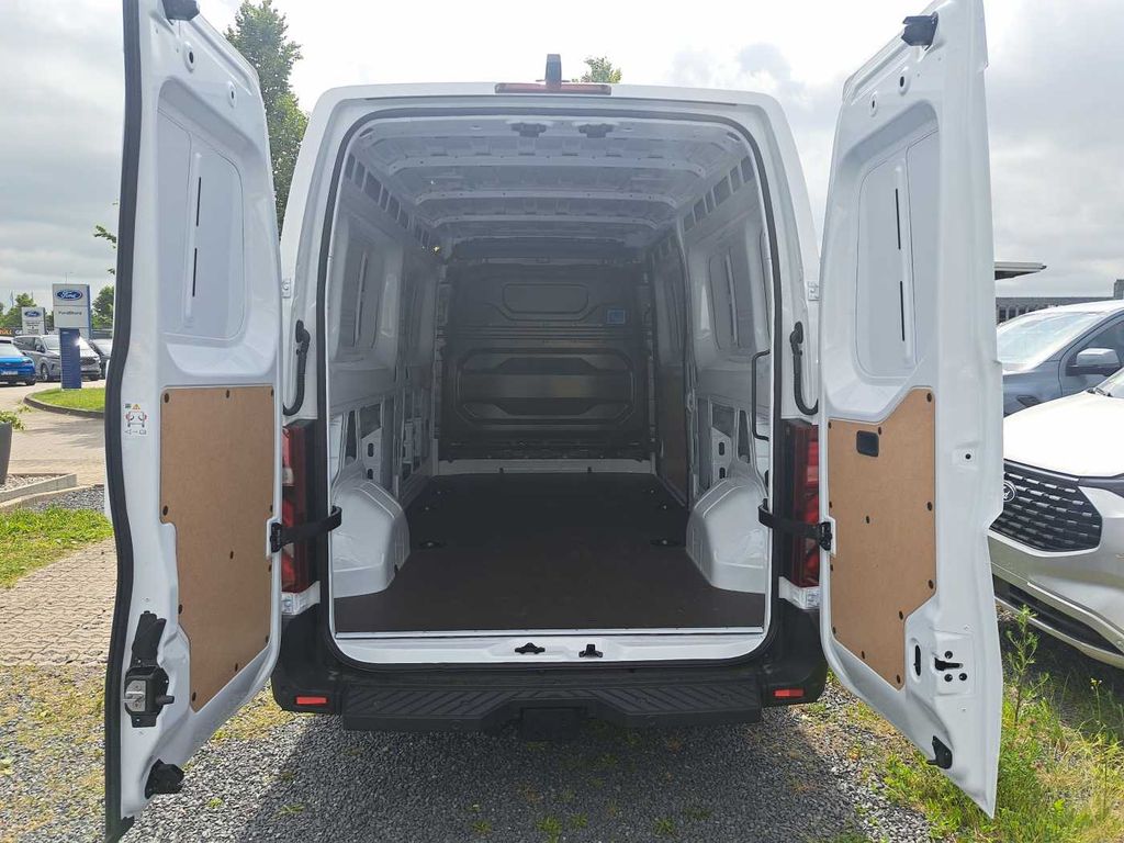 Nissan Interstar