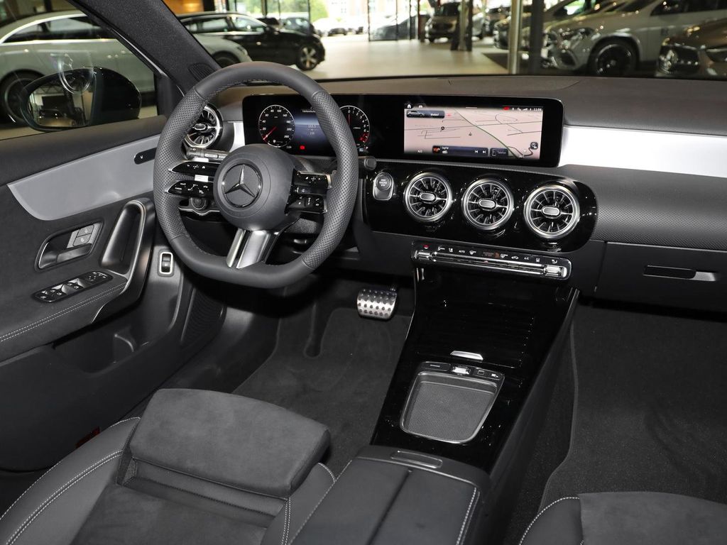 Mercedes-Benz A 250 2025