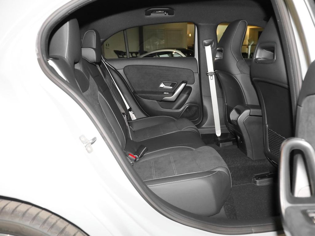 Mercedes-Benz A 250 2025