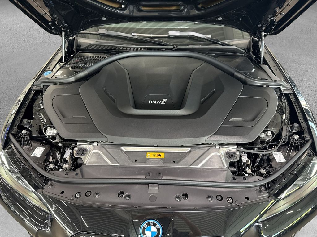 BMW i4 2025