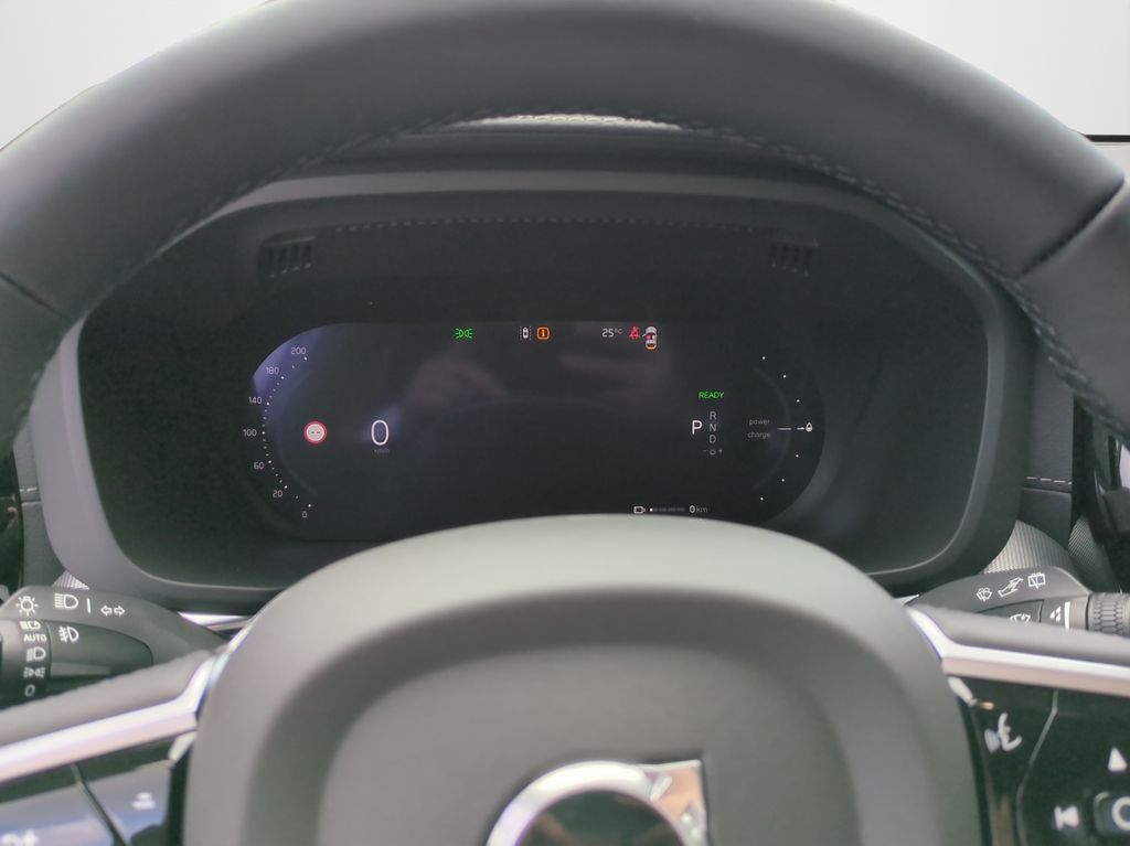 Volvo XC60 2025