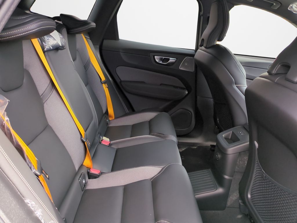 Volvo XC60 2025