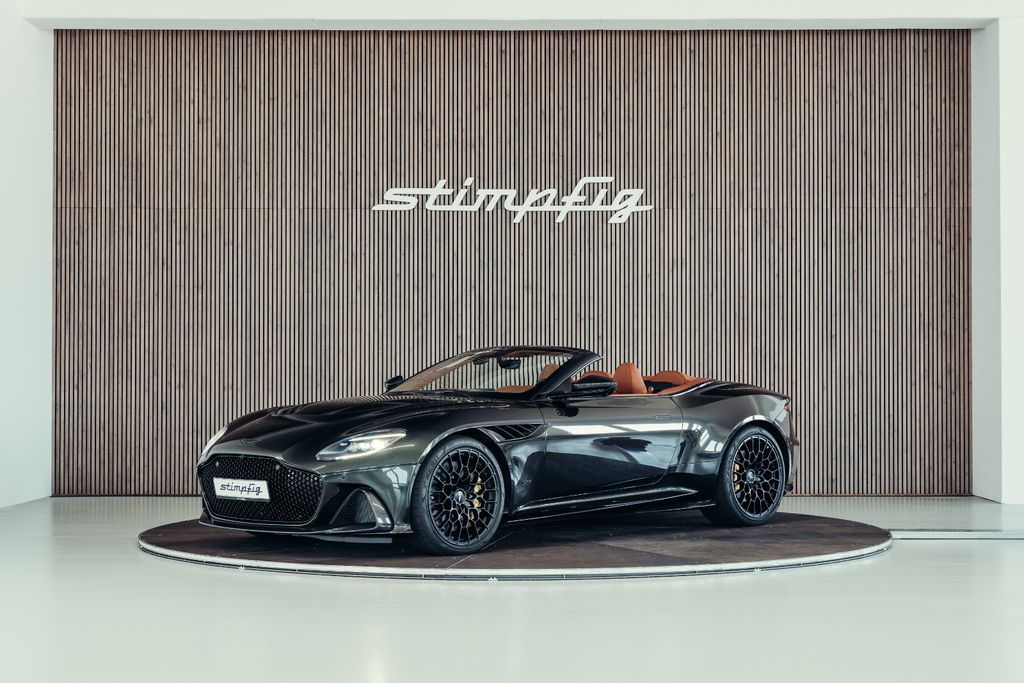 Aston Martin DBS 2024