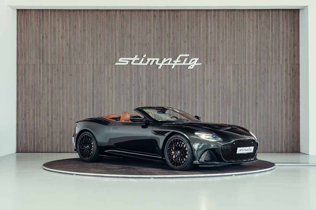 Aston Martin DBS 2024