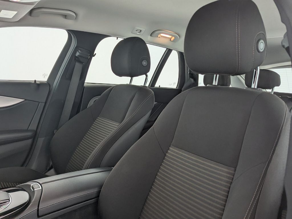 Mercedes-Benz E 220 2022