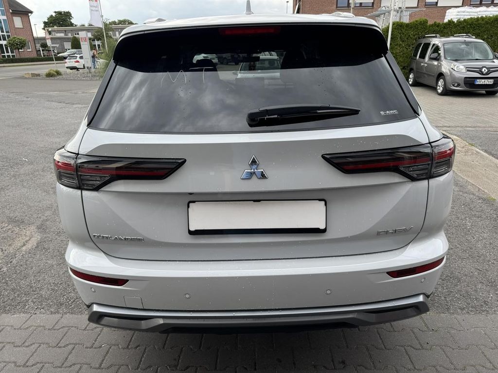 Mitsubishi Outlander 2025