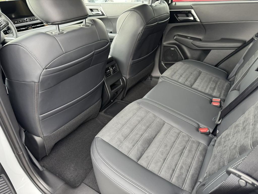 Mitsubishi Outlander 2025