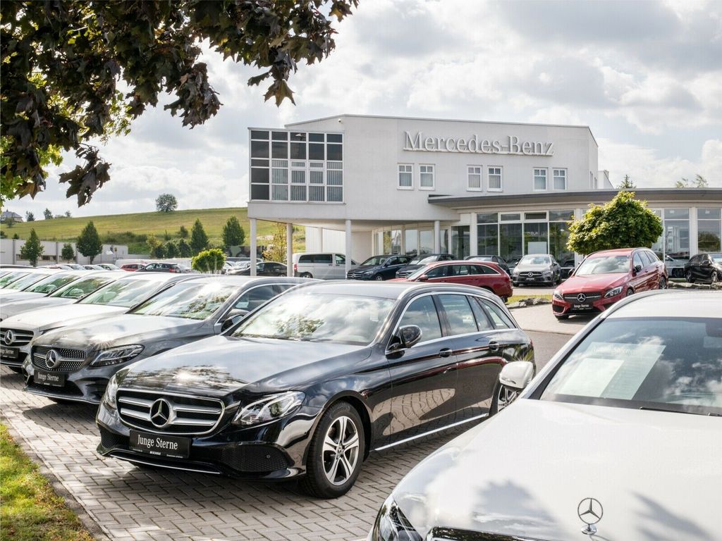 Mercedes-Benz C 300 2025