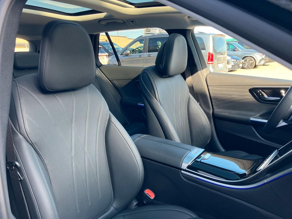 Mercedes-Benz C 300 2025