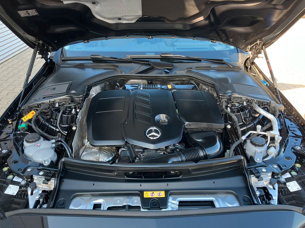 Mercedes-Benz C 300 2025