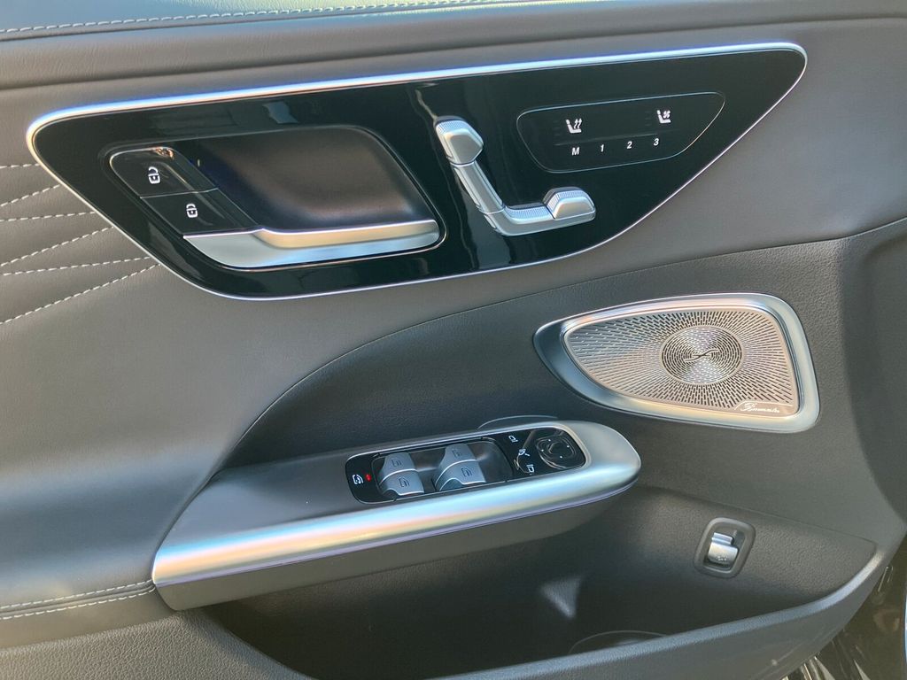 Mercedes-Benz C 300 2025