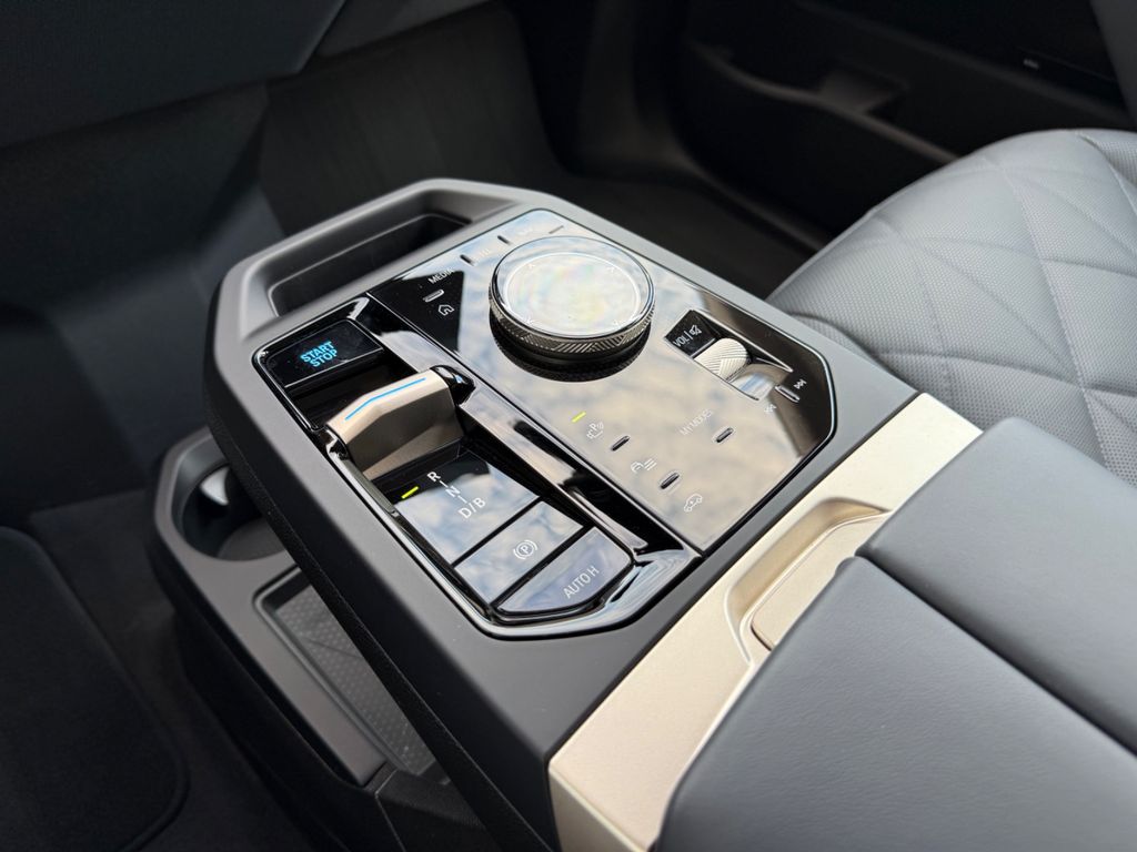 BMW iX 2024