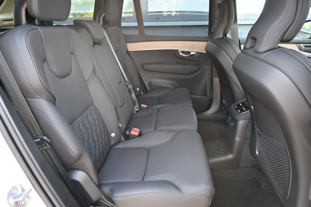 Volvo XC90 2025