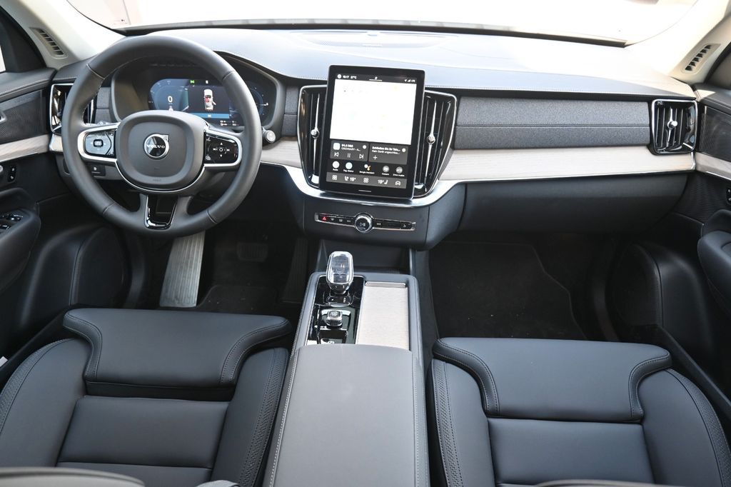 Volvo XC90 2025