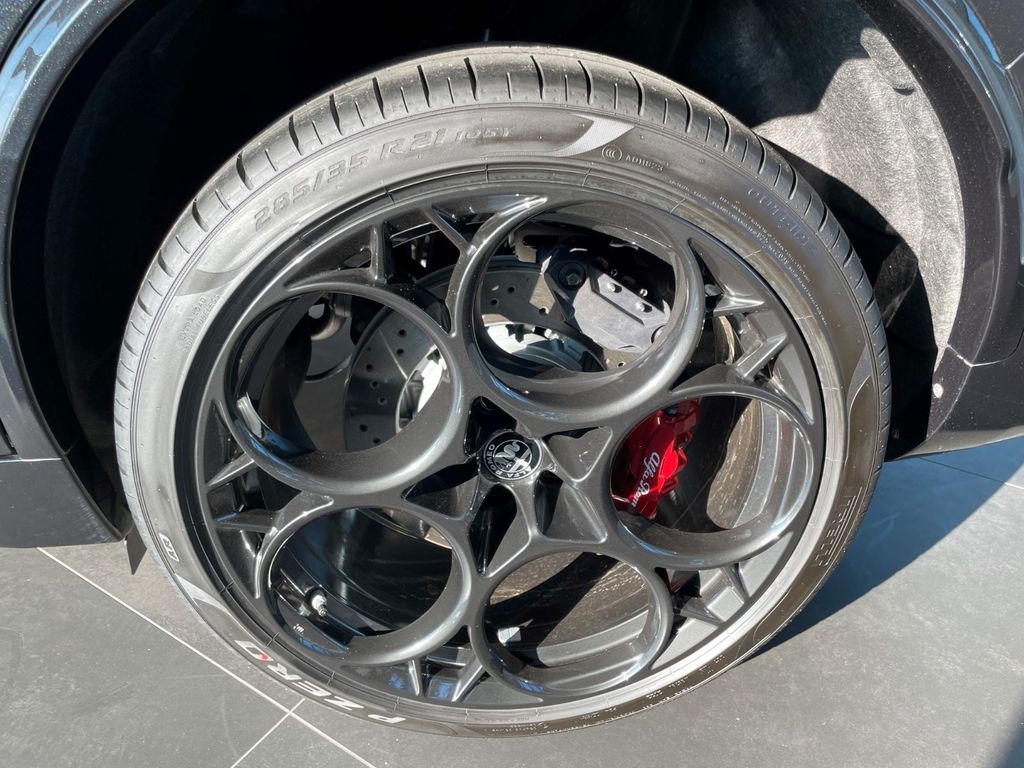 Alfa Romeo Stelvio 2023