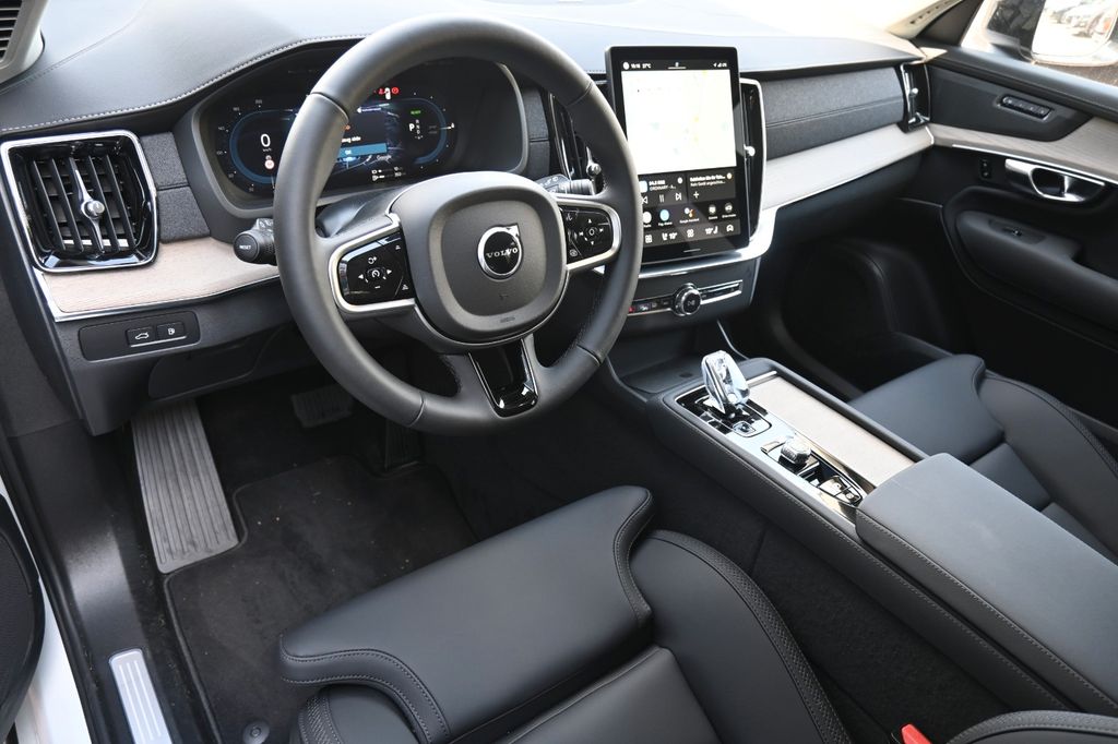 Volvo XC90 2025