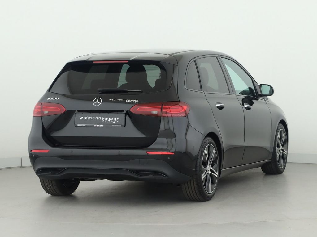 Mercedes-Benz B 200 2025