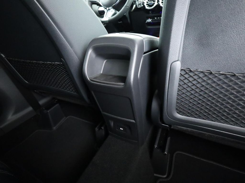 Mercedes-Benz B 200 2025