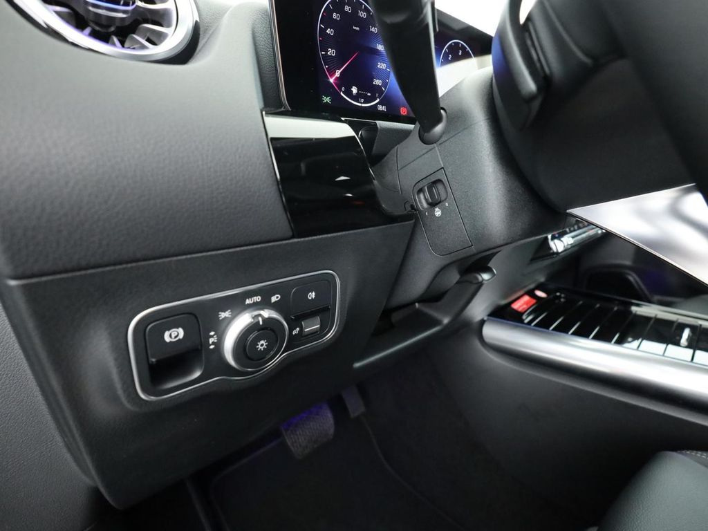 Mercedes-Benz B 200 2025