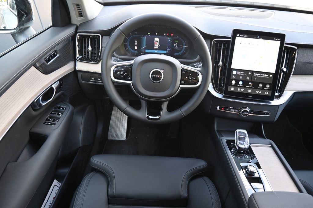 Volvo XC90 2025